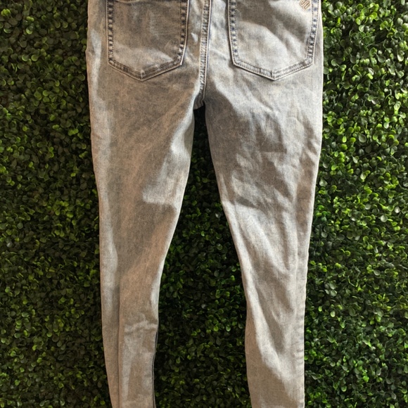 2-Pair pre washed Jeans Bundle - Picture 2 of 4